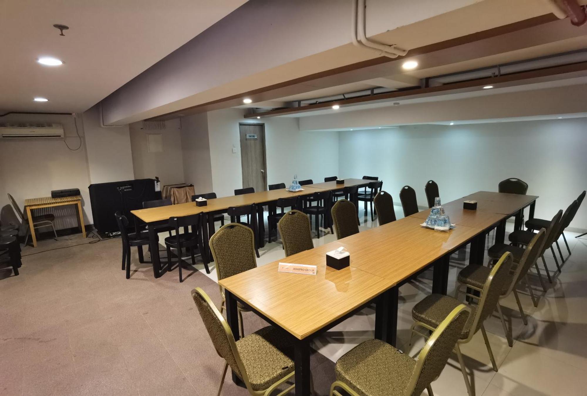 Student Park Hotel Maguwo Extérieur photo